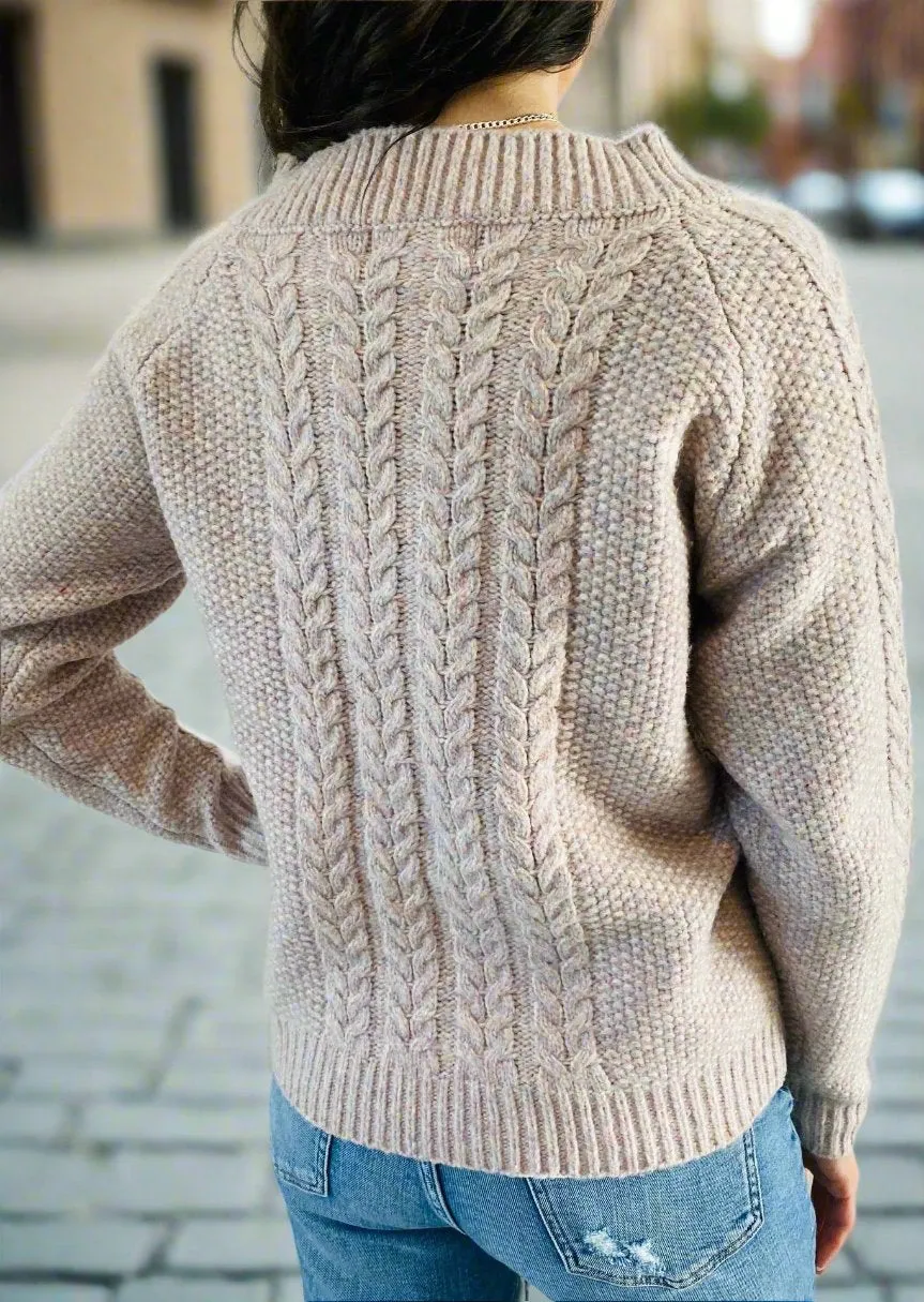 CHUNKY CABLE KNIT SWEATER