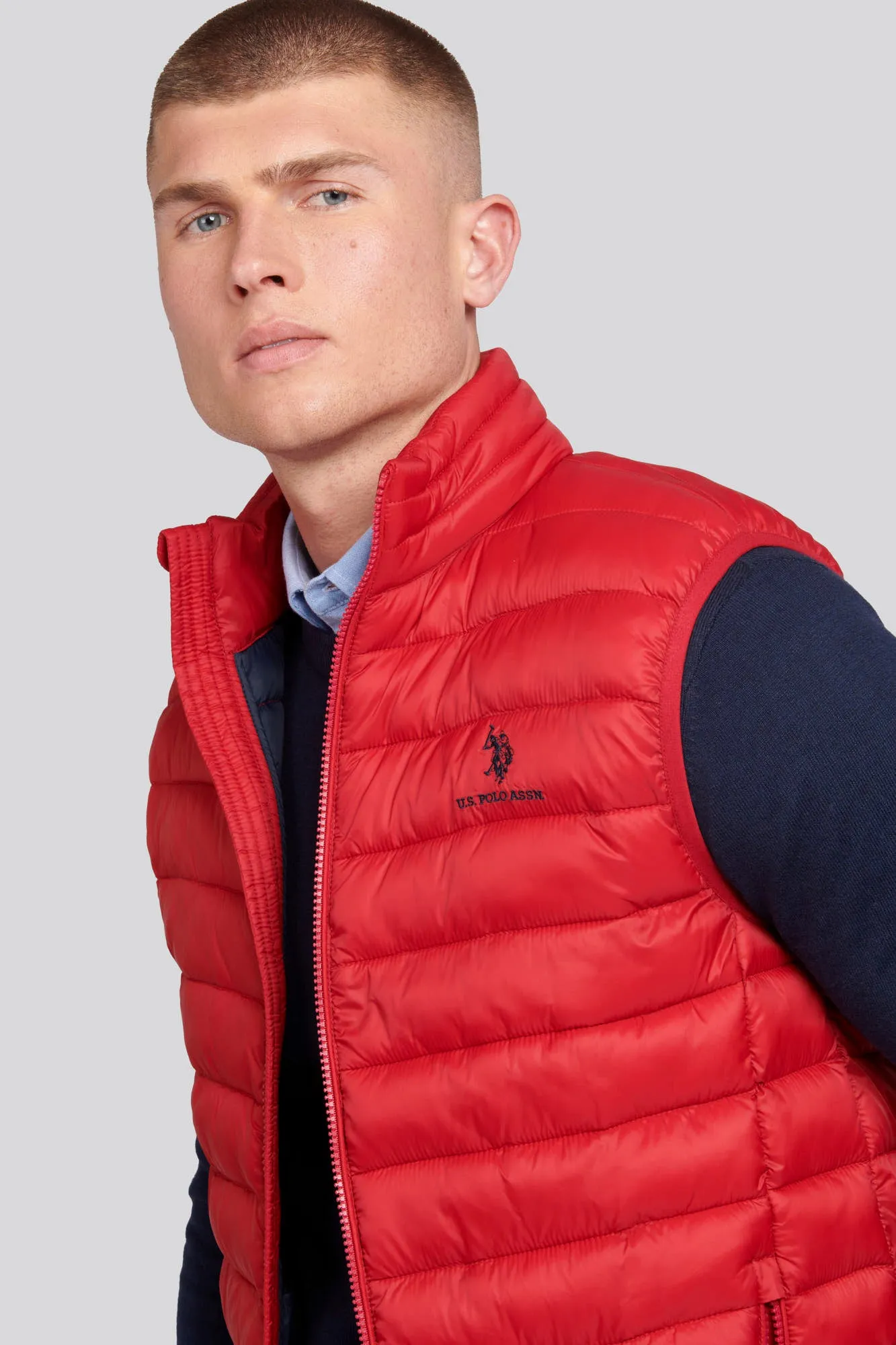 Mens Bound Quilted Gilet in Haute Red