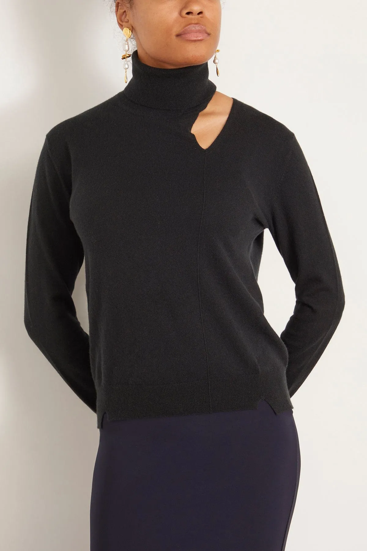 Oyster Sweater in Black